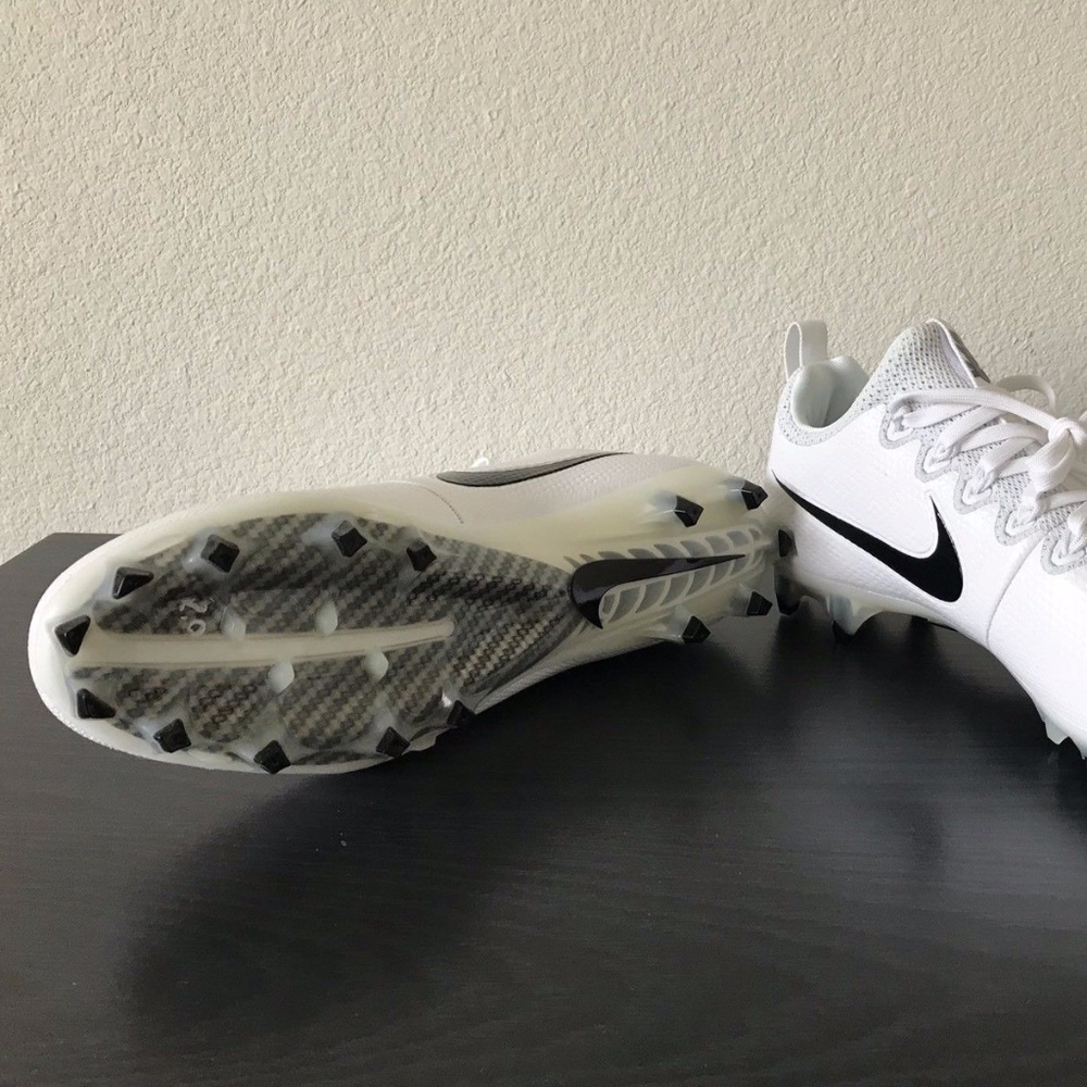 Nike Vapor Untouchable Pro CF Football Cleats - Picture 2 of 3